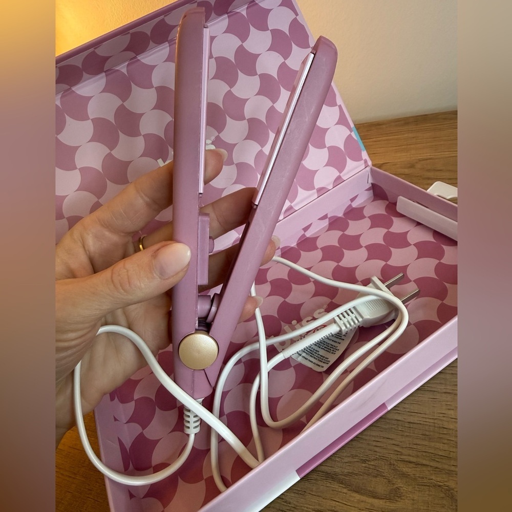 Bliss Mini Hair Straightener Pink Travel Size Ceramic Flat Iron - Picture 5 of 8